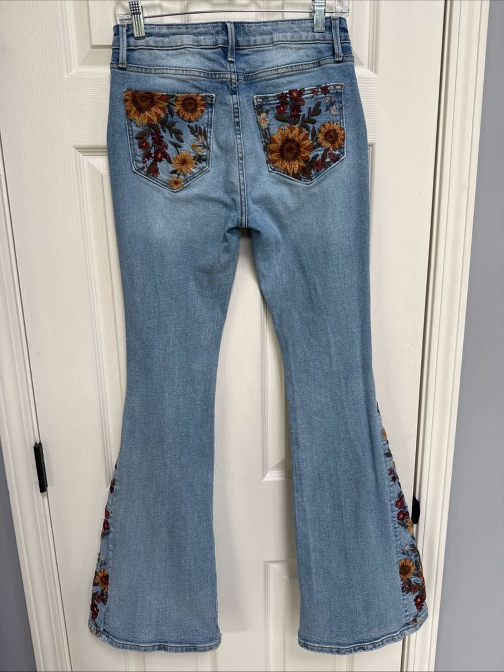 DRIFTWOOD Farrah Embroidered Flare Jeans Hippie Floral Boho 70s Stretch Sz 25x34
